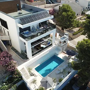 Apartment Luxury Beachfront Carlisa, Ciovo